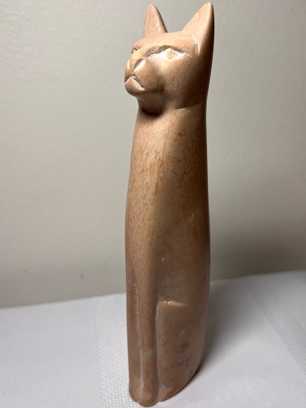Vintage Cat Stone Sculpture
Vintage Decorative accent
Minimalist